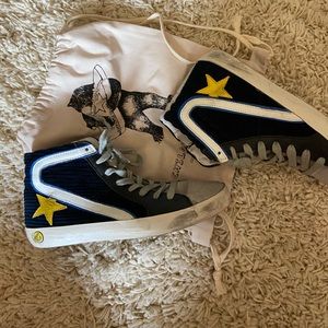 High top Golden Goose 35 comes with bag